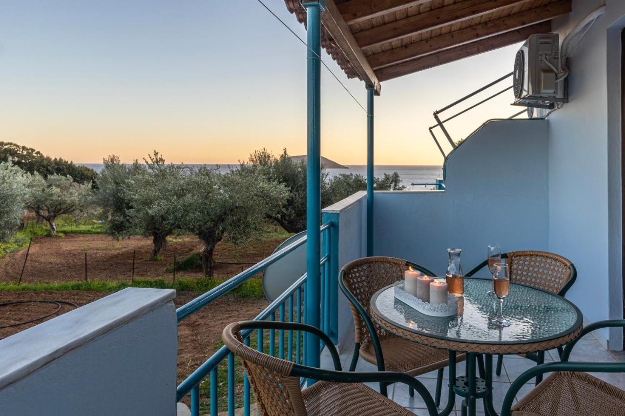 Secret Summer Havens - Perfectly Secluded Getaways Vasilítsion Extérieur photo