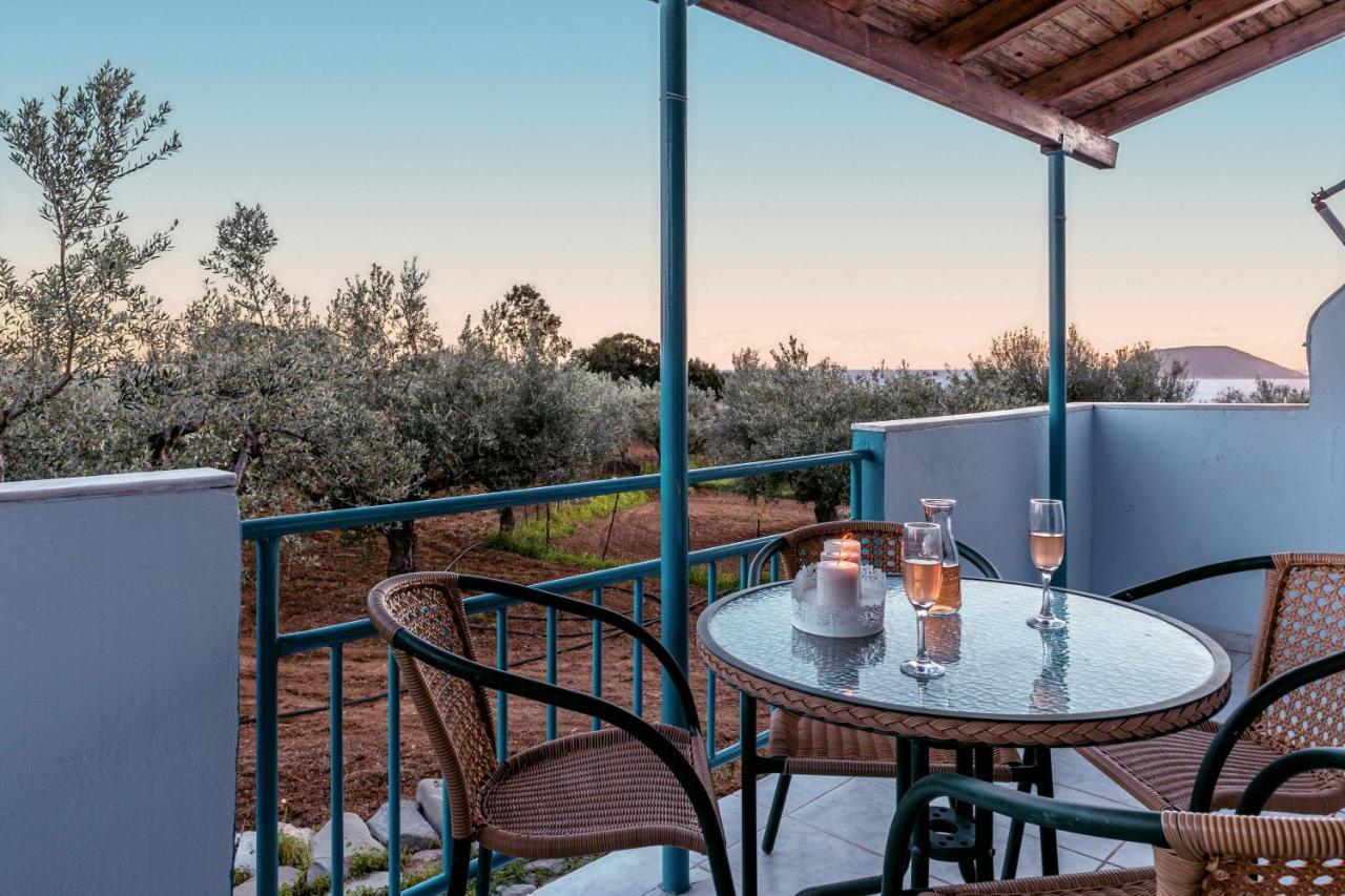 Secret Summer Havens - Perfectly Secluded Getaways Vasilítsion Extérieur photo